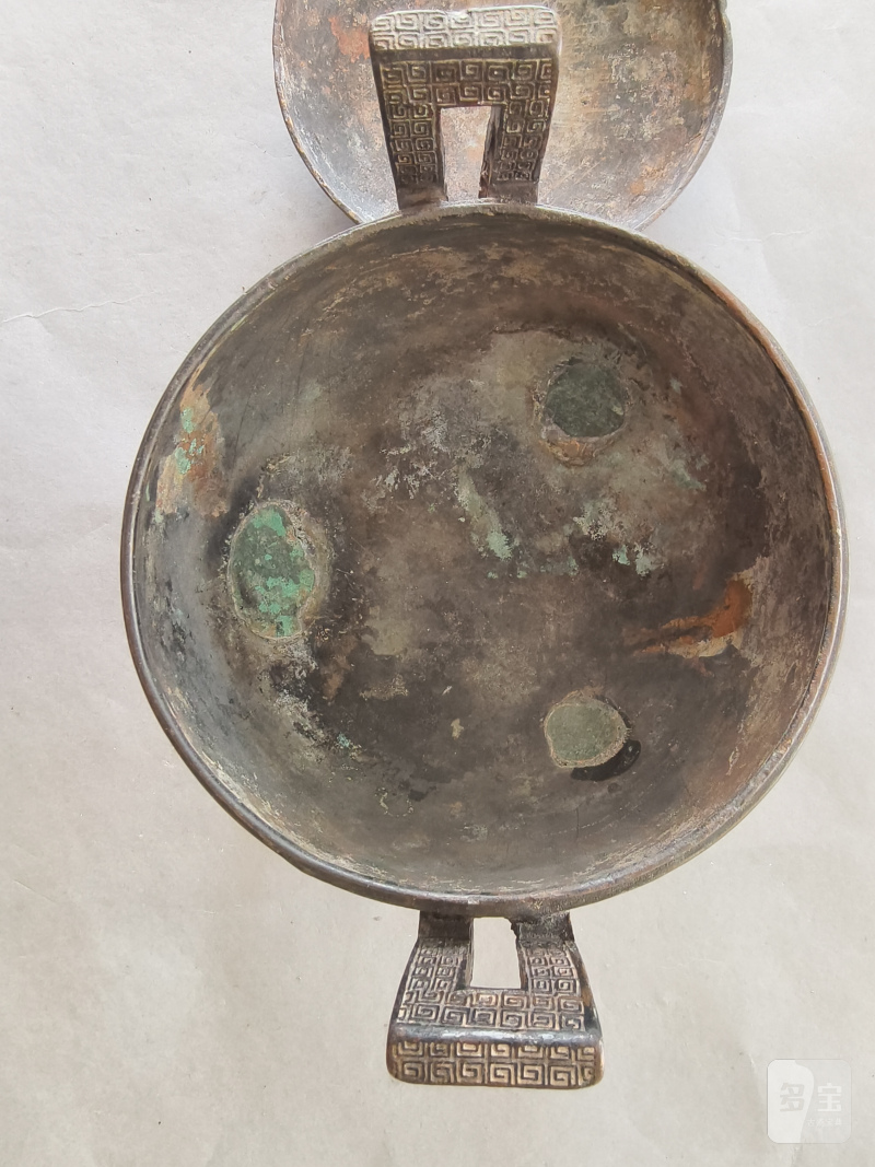 Three-legged bronze food vessel "ding" type - 图7